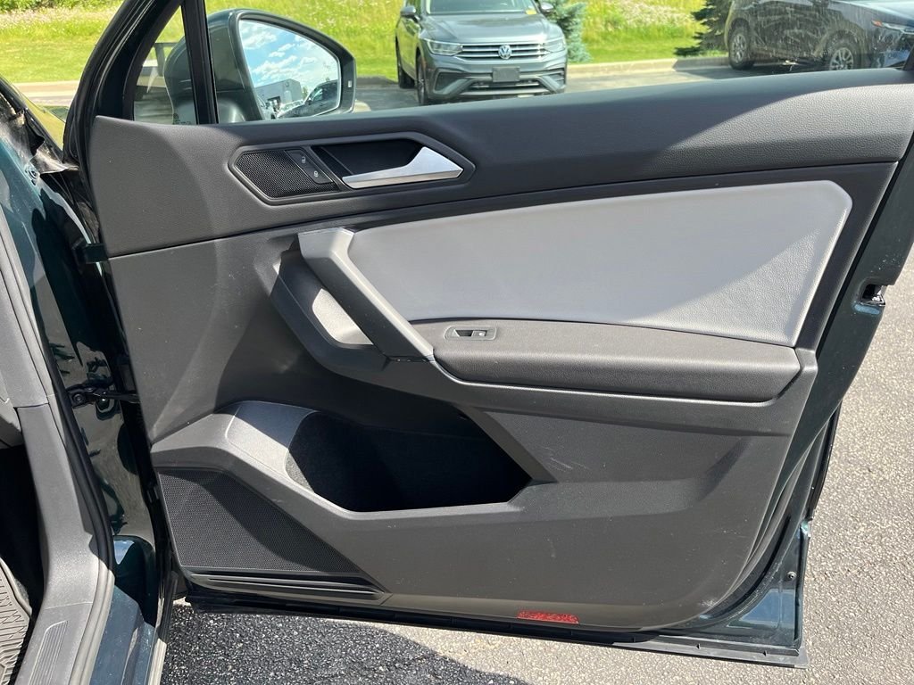 Used 2019 Green Volkswagen 2.0T SEL image 11