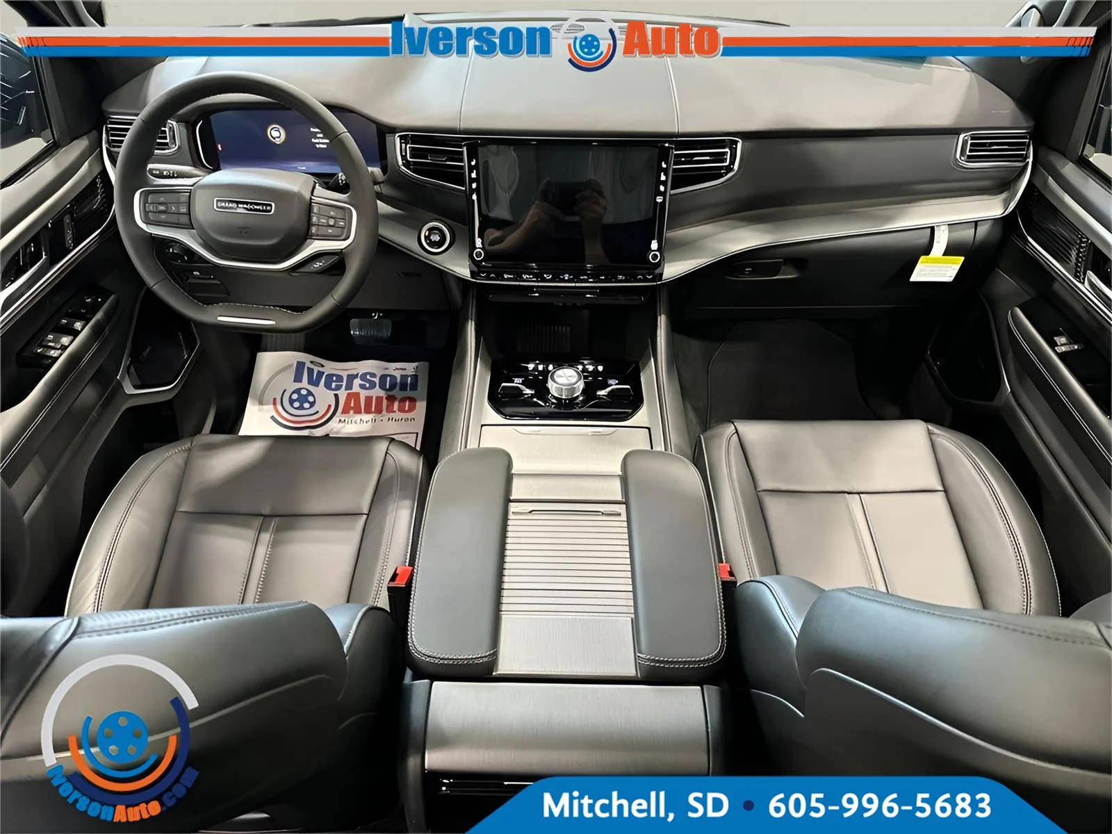 New 2026 Baltic-Gray Metallic Clear-Coat Exterior Paint Jeep Limited Reserve image 23