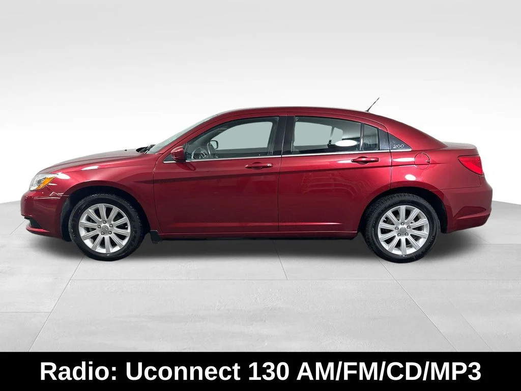 Used 2013 Red Chrysler Touring image 7