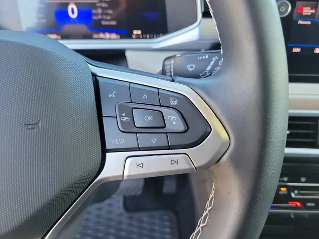 2025 Volkswagen Taos SE - Photo 28