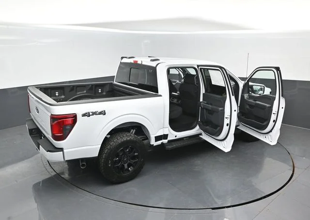 New 2026 Oxford White Ford XLT image 27