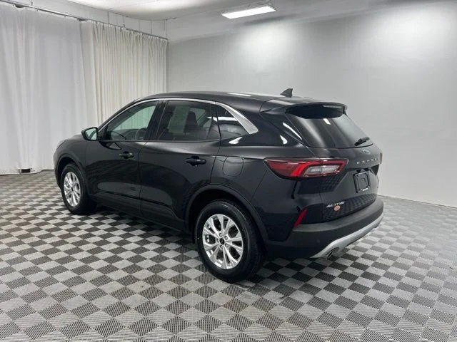 Used 2023 Black Ford Active image 4