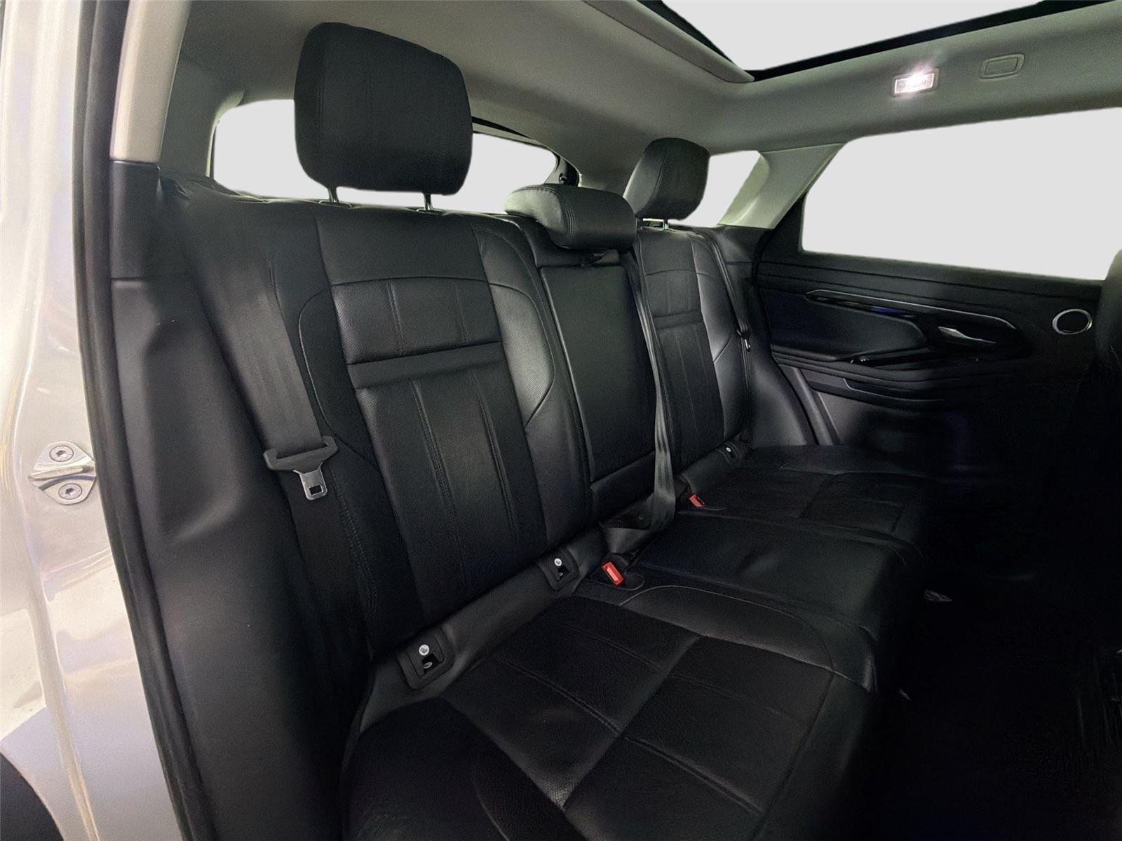 Used 2020 Silver Land Rover S image 25