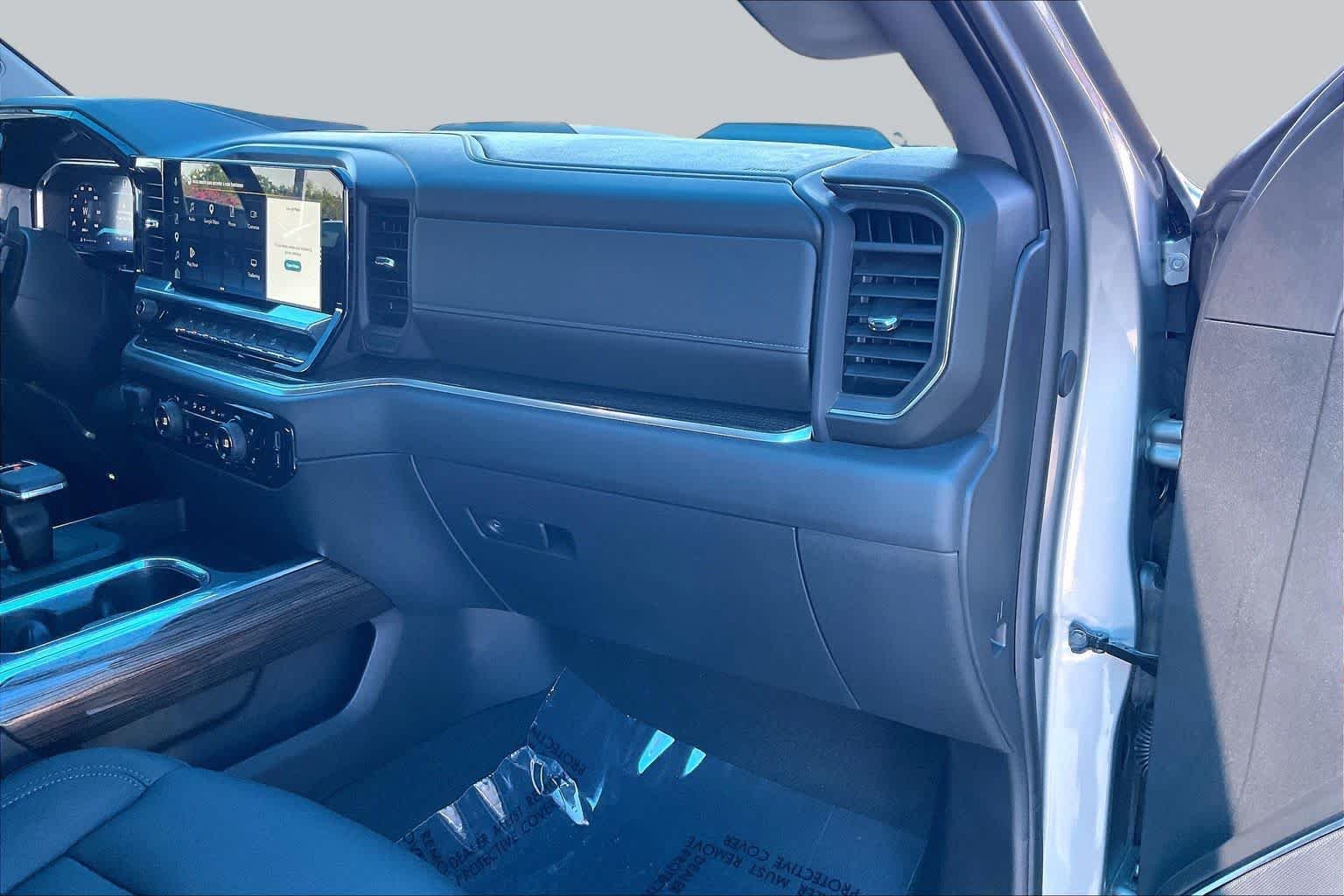Used 2026 Sterling Gray Metallic Chevrolet LT Trail Boss image 19