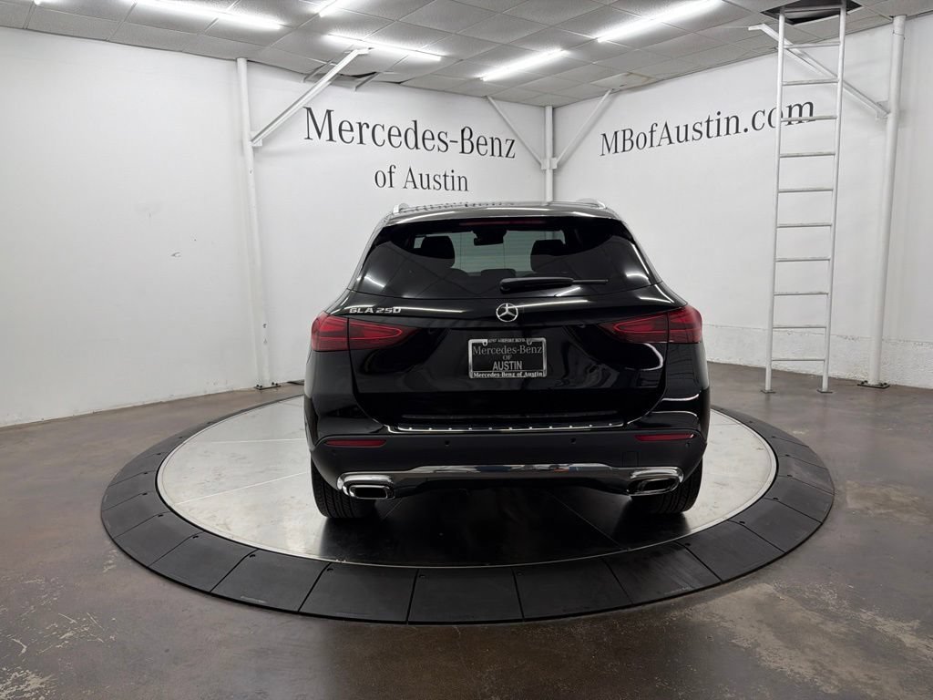 New 2026 Night Black Mercedes-Benz GLA 250 image 39