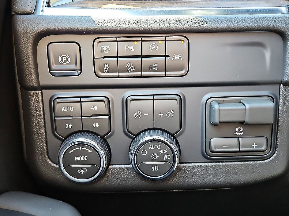 2026 Chevrolet Suburban High Country - Photo 22
