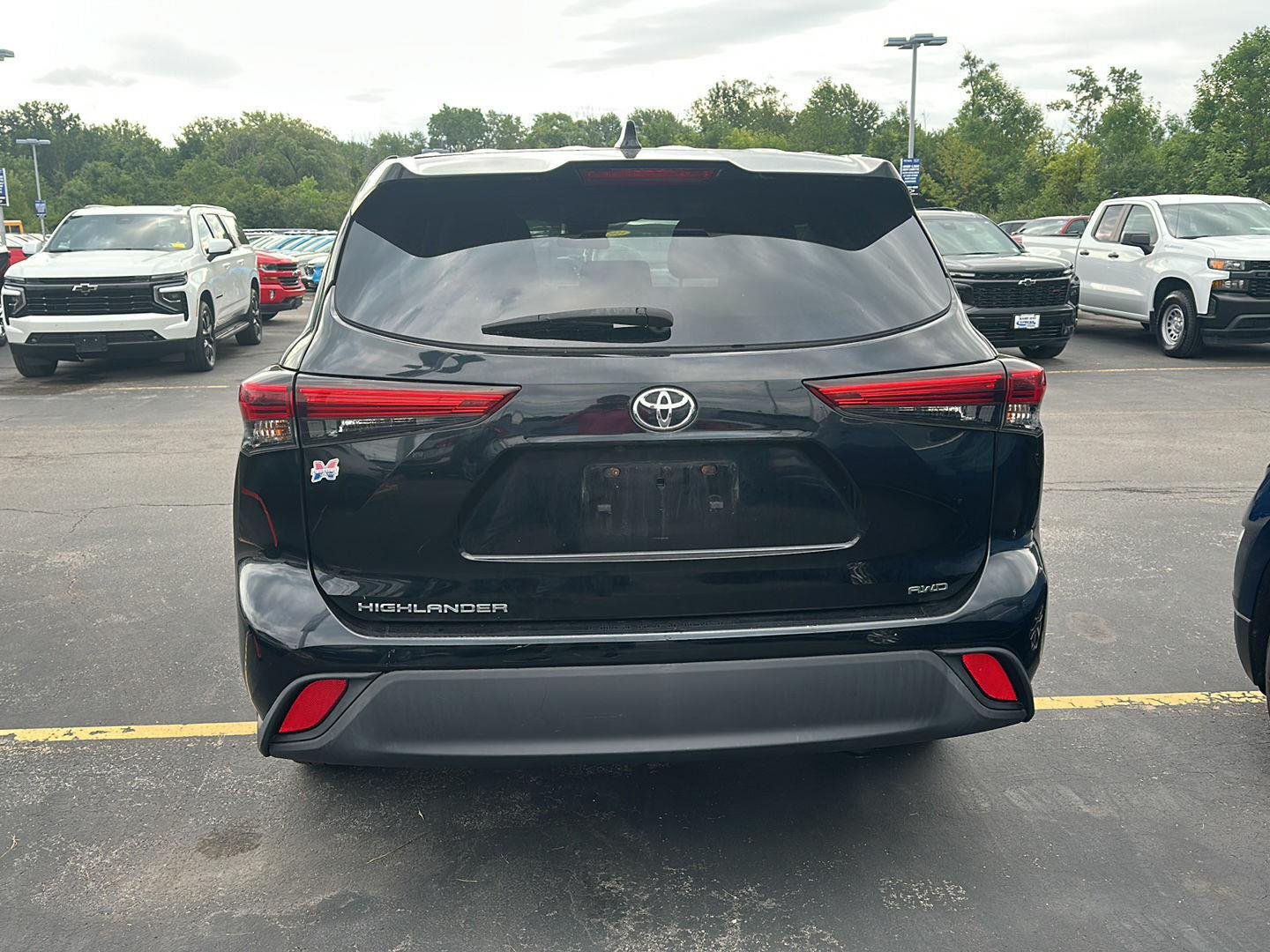 Used 2020 Midnight Black Metallic Toyota L image 3