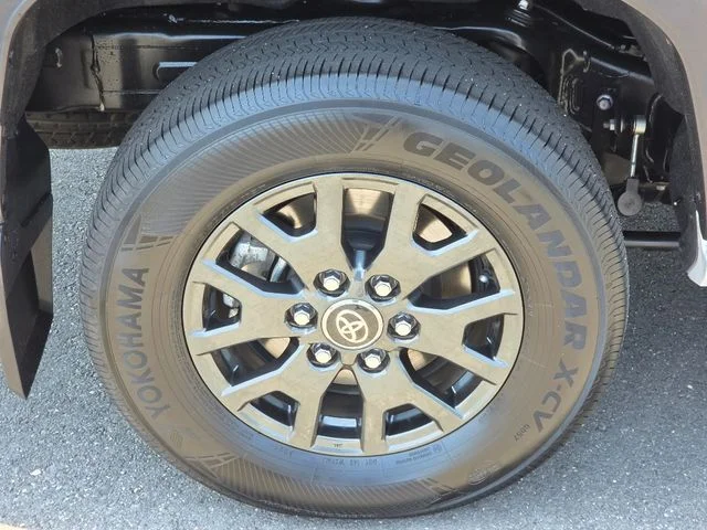 Used 2025 White Toyota SR5 image 12
