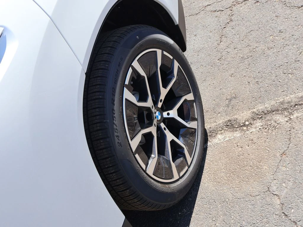 New 2026 White BMW 30 xDrive image 39