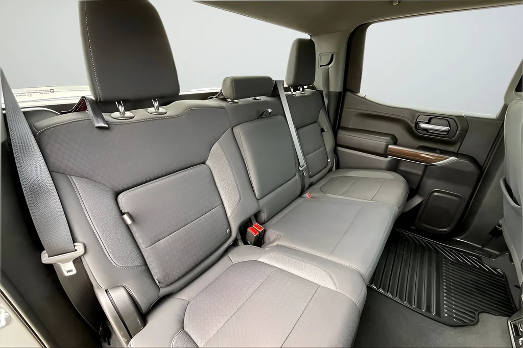 Used 2022 Silver Chevrolet RST image 19
