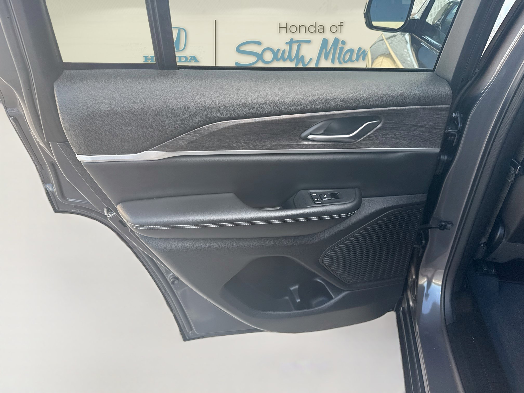 Used 2023 Baltic Gray Metallic Clearcoat Jeep Limited image 25