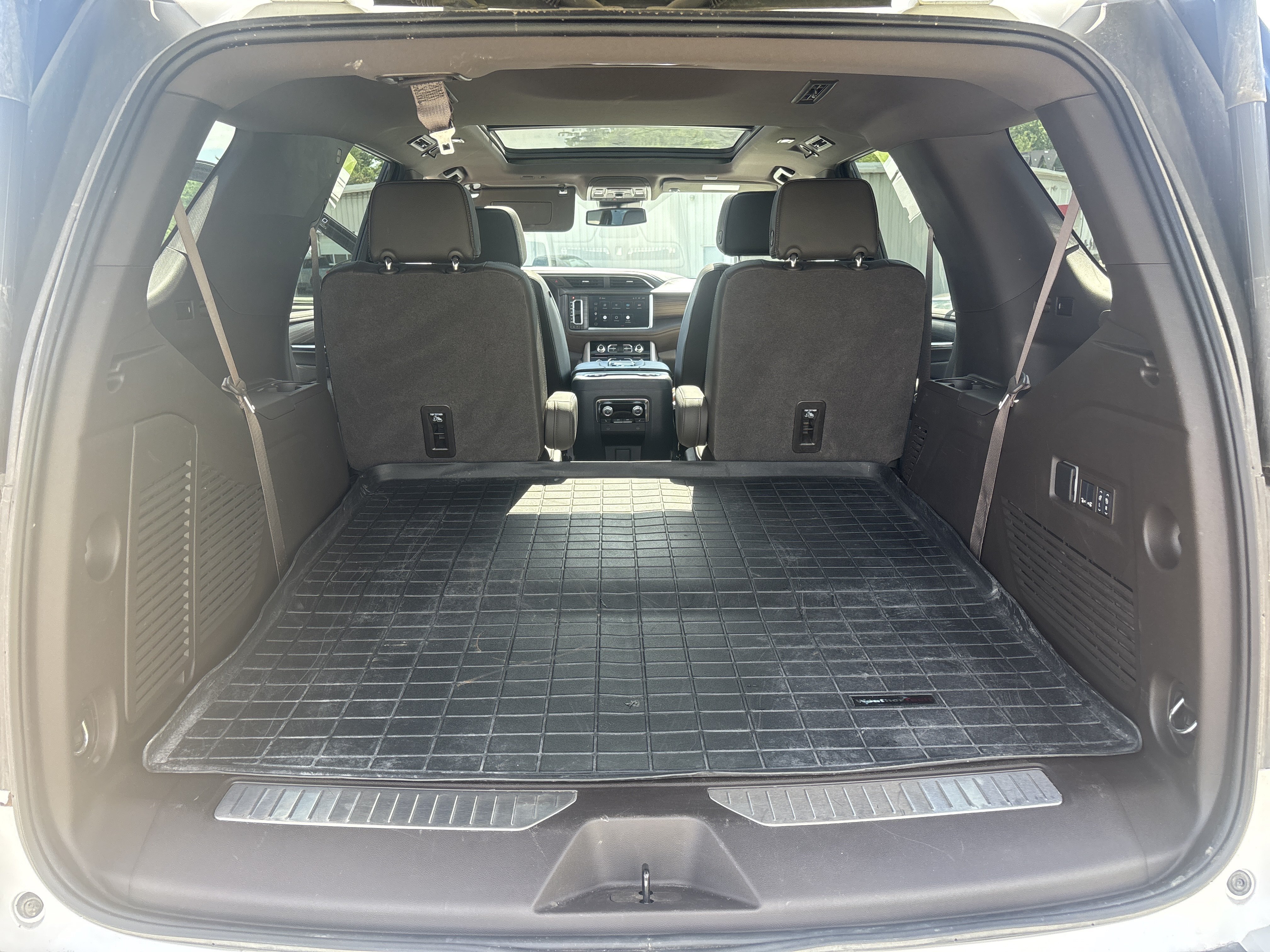 Used 2024 White Frost Tricoat GMC Denali image 14