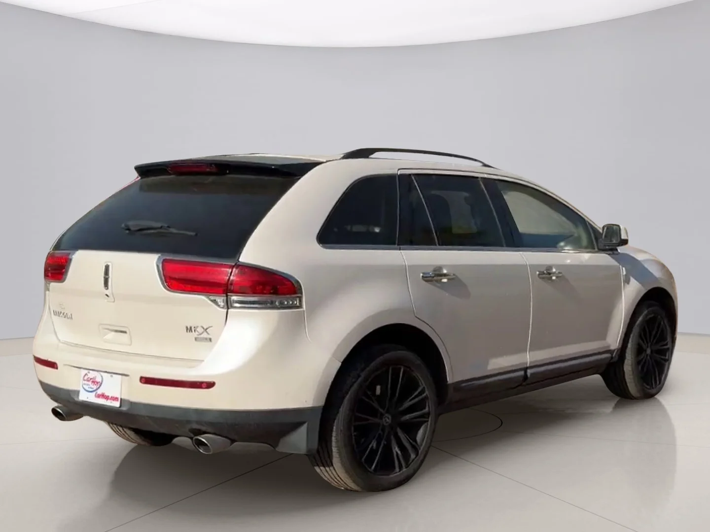 Used 2011 White Lincoln AWD image 5