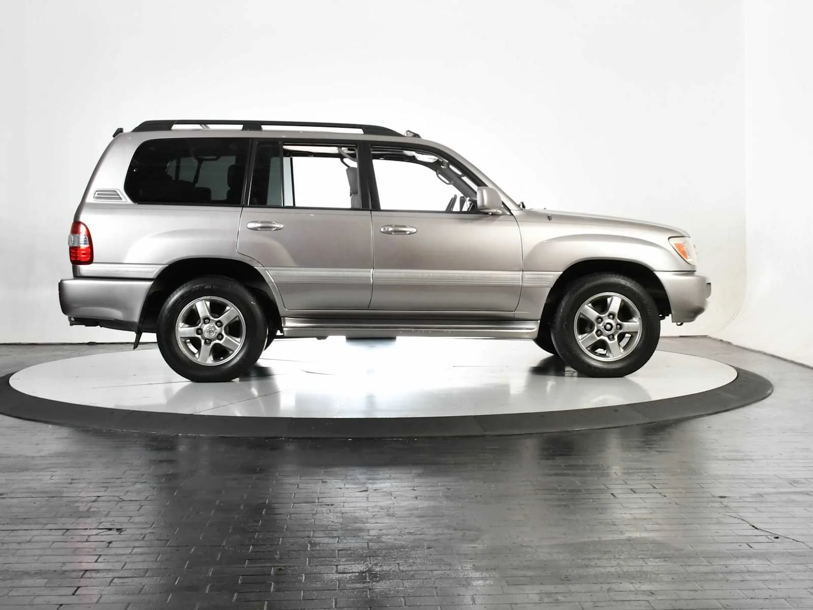 Used 2006 Thunder Cloud Metallic Toyota  image 7
