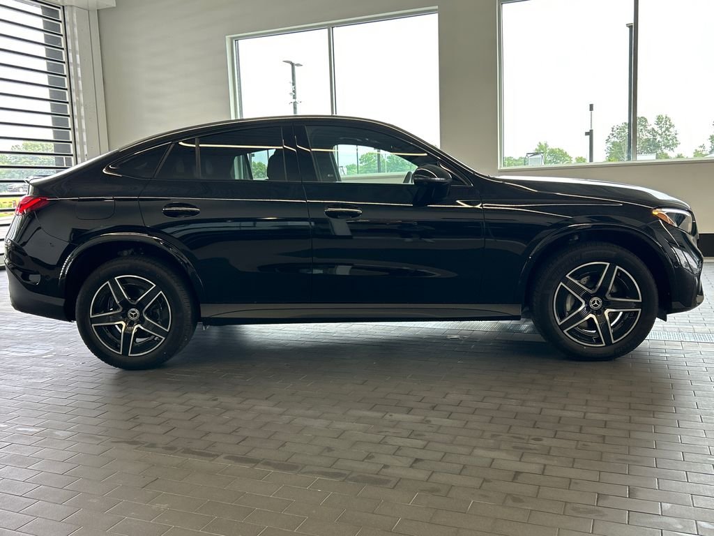 New 2027 Black Mercedes-Benz GLC 300 image 9