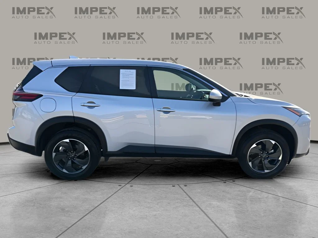 Used 2025 Silver Nissan SV image 6