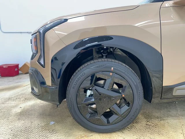 New 2027 Brown Kia X-Line S image 19