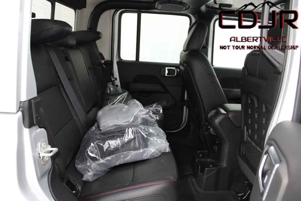 Used 2023 Silver Jeep Rubicon image 29