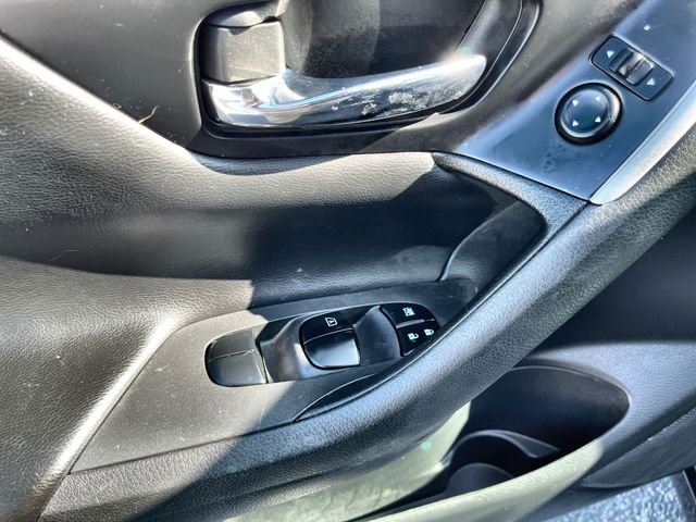 Used 2017 Blue Nissan 2.5 SV image 17