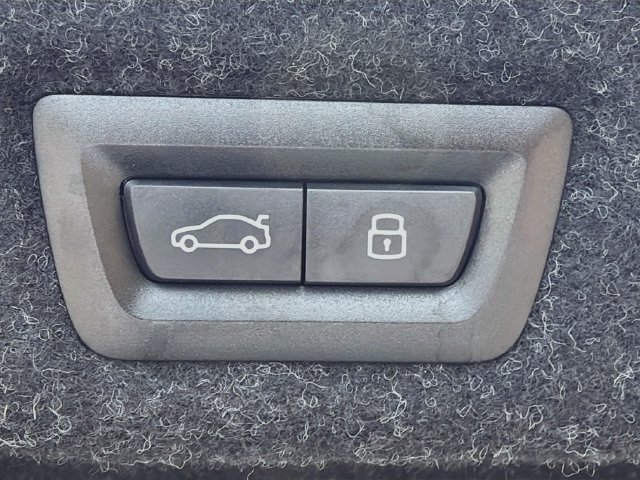 Used 2026 Brooklyn Grey Metallic BMW eDrive40 image 13