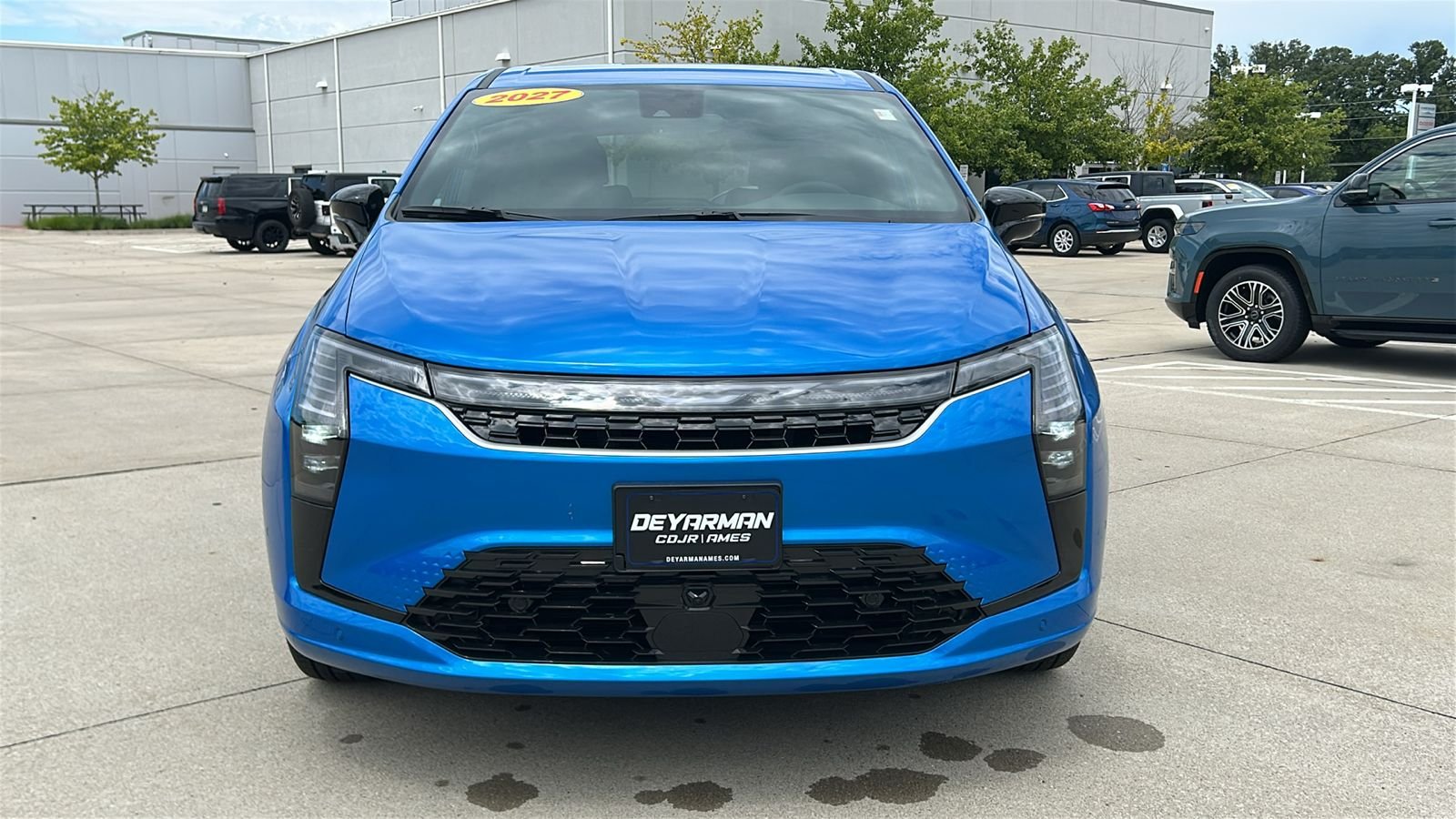 New 2027 Hydro Blue Pearl-Coat Exterior Paint Chrysler Select image 9