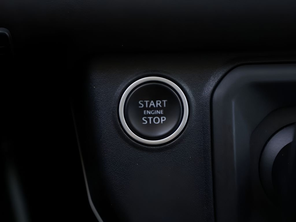 Used 2020 Fuji White Land Rover HSE image 26