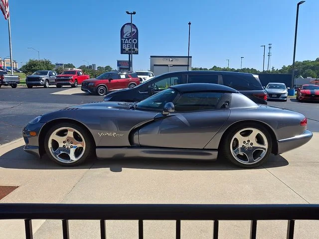 Used 2000 Silver Dodge RT/10 image 4