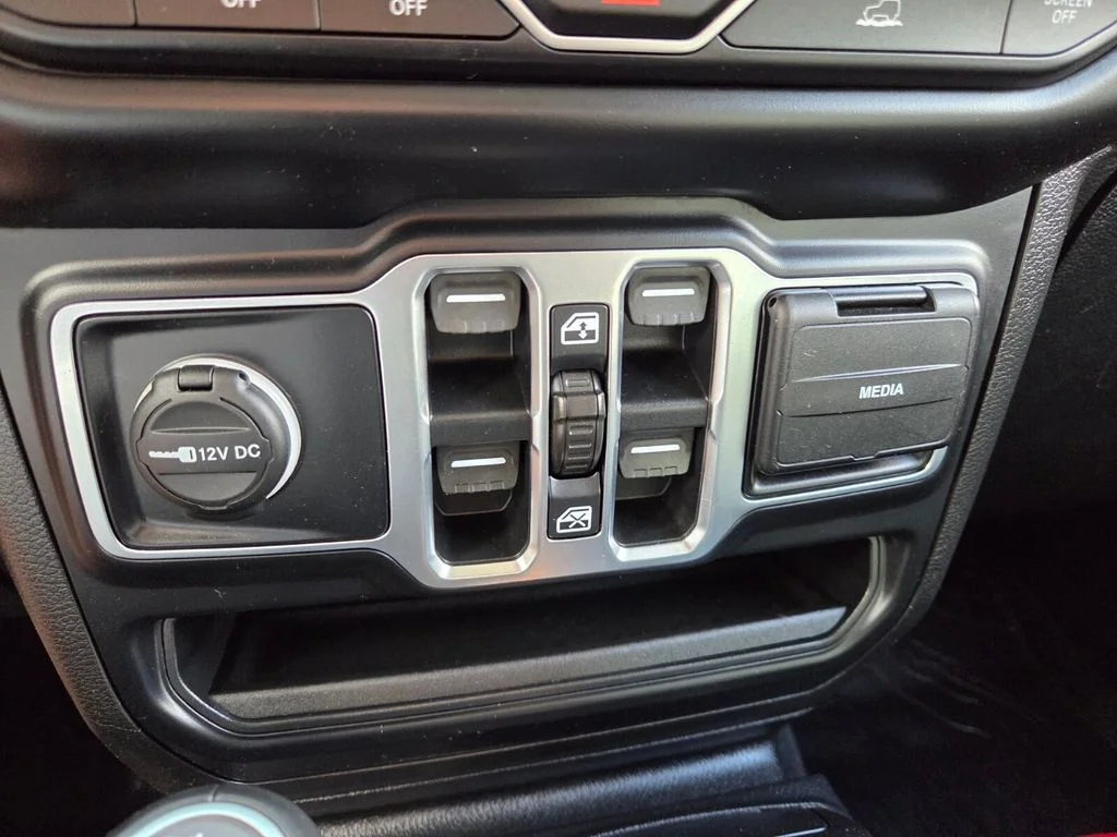 Used 2020 Gray Jeep Overland image 27