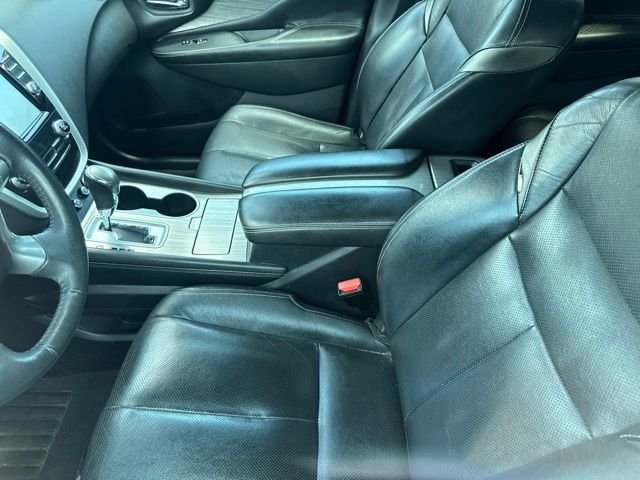 Used 2015 White Nissan Platinum image 4