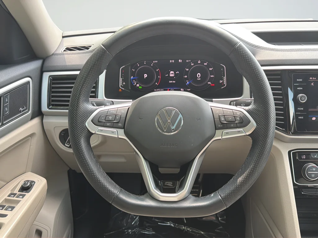 Used 2023  Volkswagen 3.6L V6 SEL Premium R-Line image 34