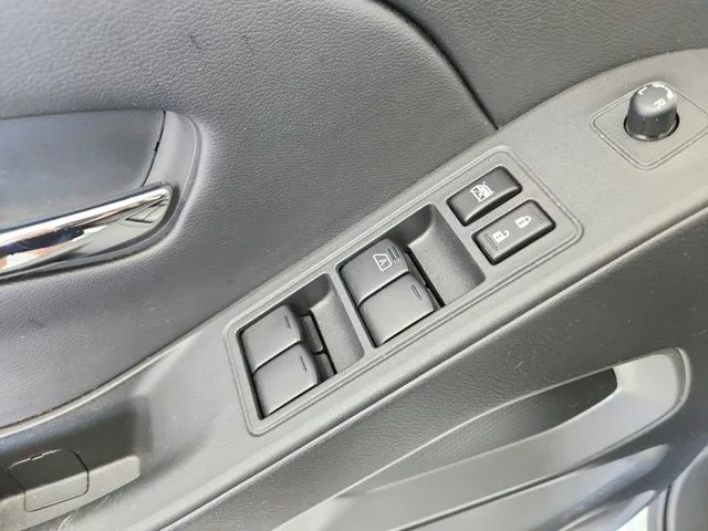 Used 2025 White Nissan SV image 34
