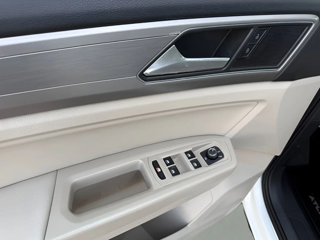 Used 2019  Volkswagen 3.6L V6 SE image 10