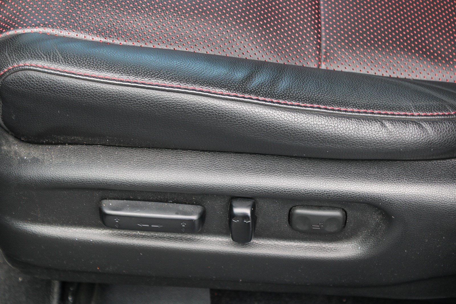 Certified Used 2025 Sonic Gray Pearl Honda AWD BLACK EDITION image 50