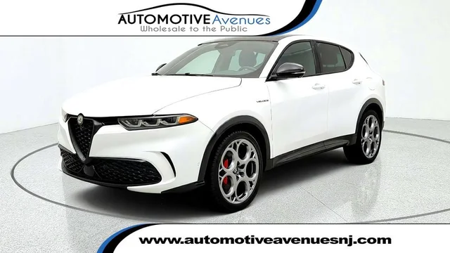 2024 Alfa Romeo Tonale Veloce EAWD w/ Active Assist & Premium Interior Pkgs