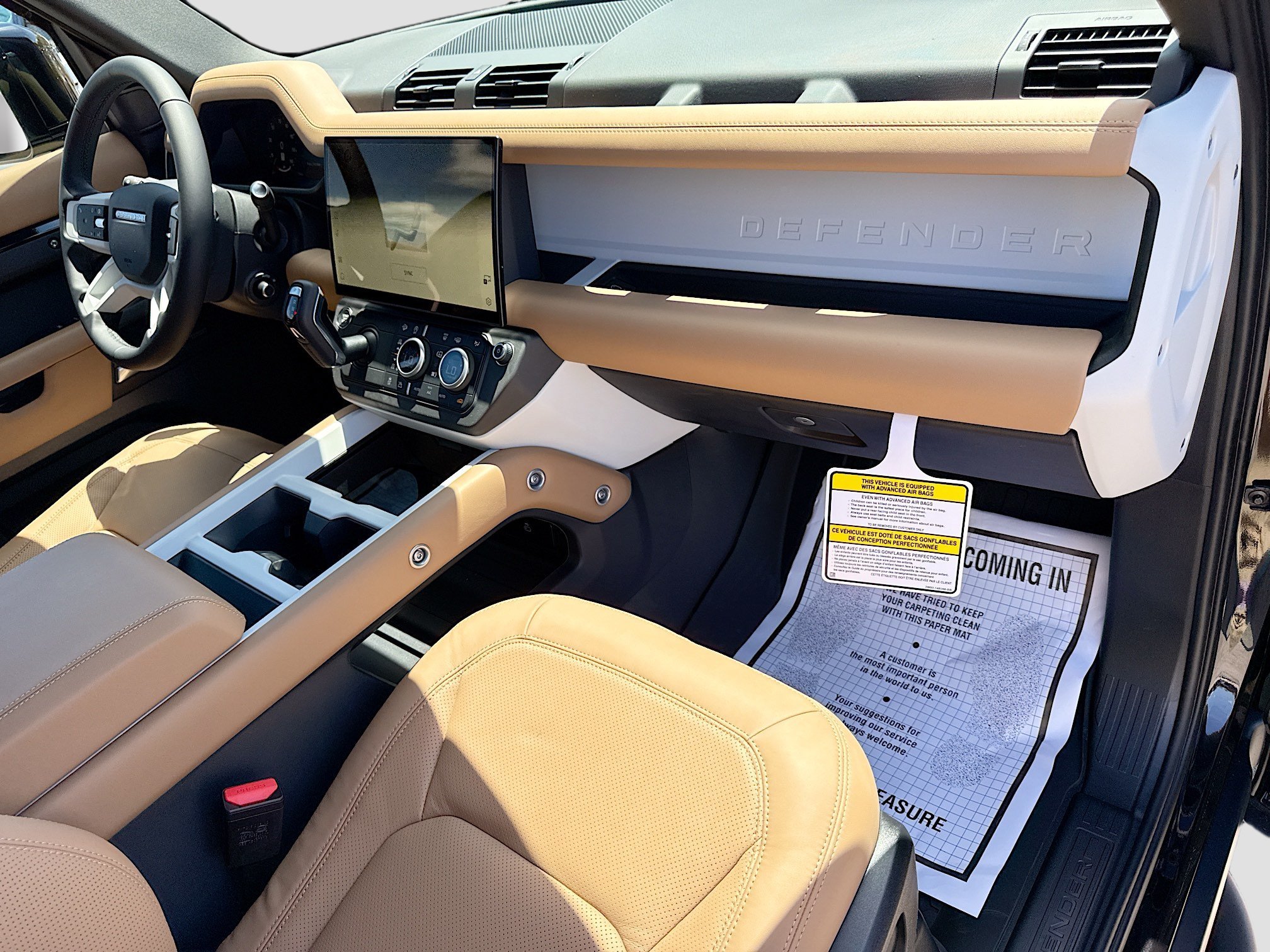 New 2026 Santorini Black Land Rover X-Dynamic SE image 14