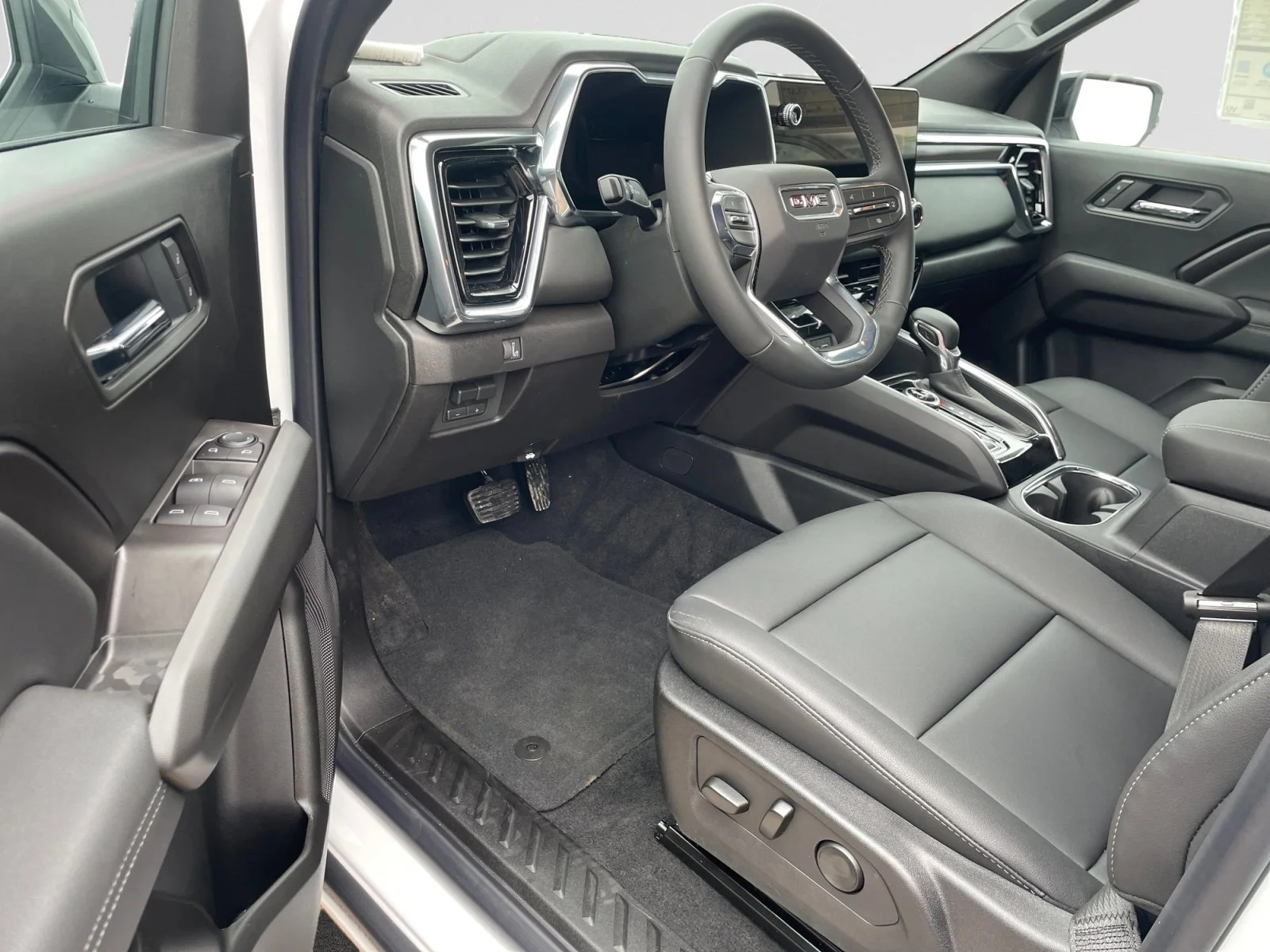 New 2026 Summit White GMC Elevation image 12