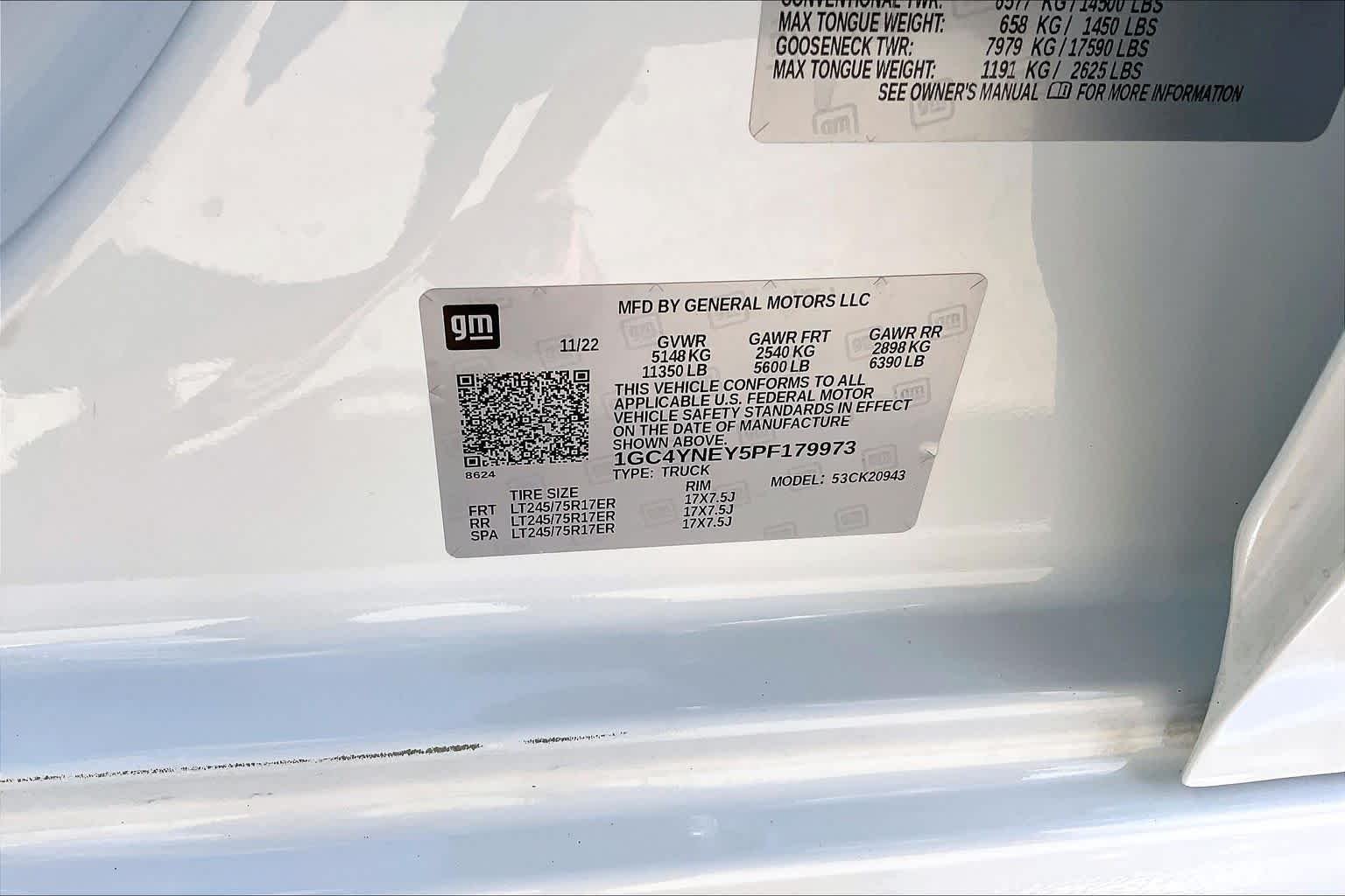 Used 2023 Summit White Chevrolet LT image 36