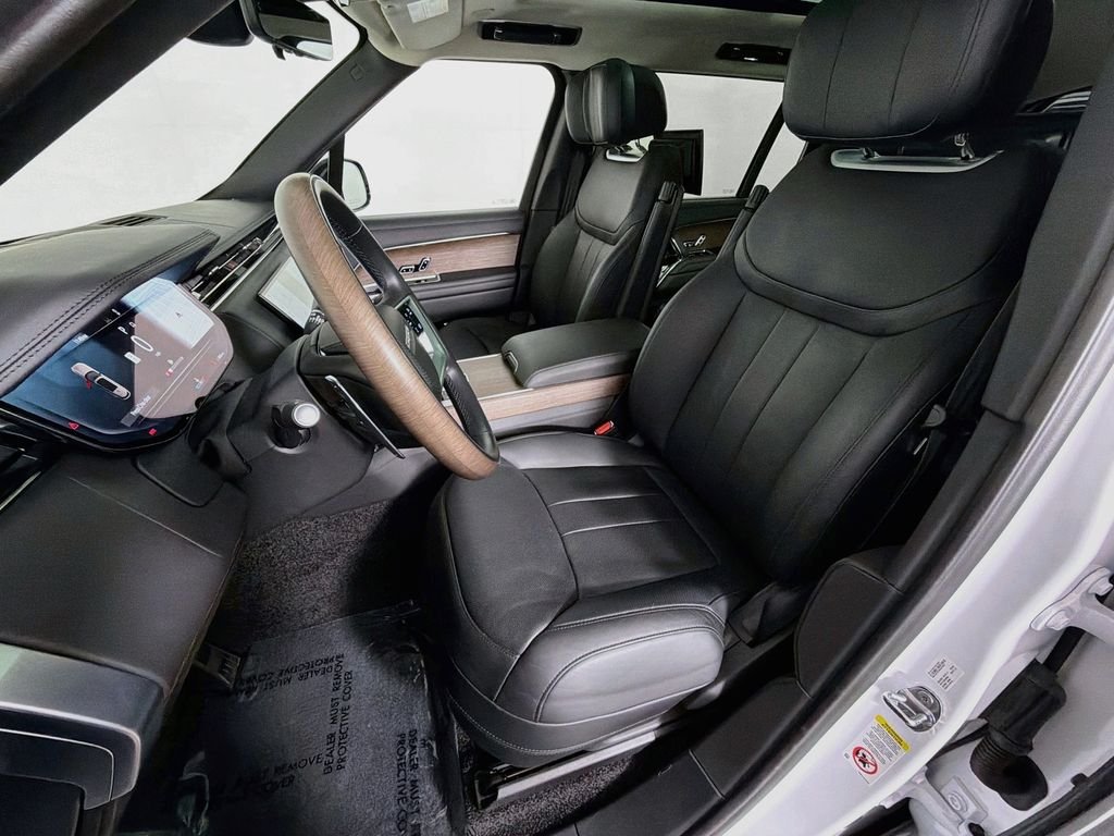 Used 2025 Ostuni Pearl Wht Prem Met Land Rover Autobiography image 22