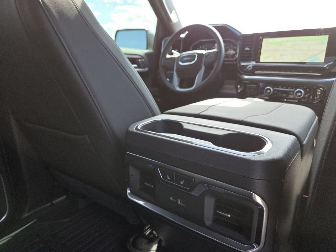 2026 GMC Sierra 1500 SLT - Photo 25