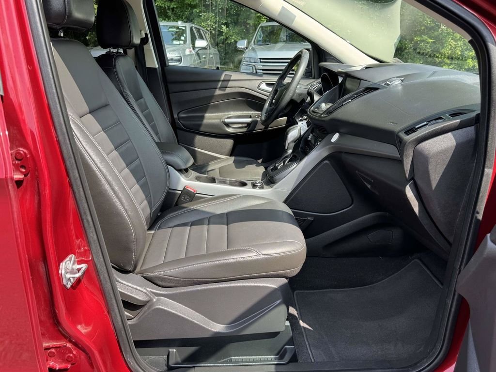 Used 2015 Red Ford SE image 15