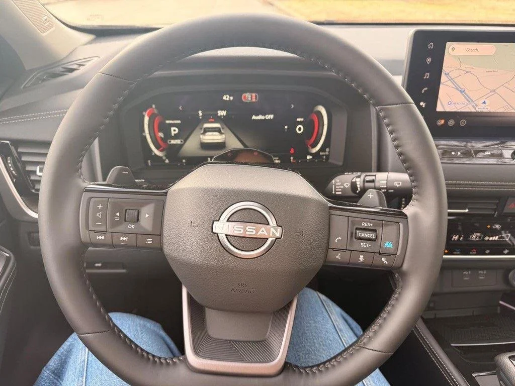 New 2026 Super Black Nissan Platinum image 10
