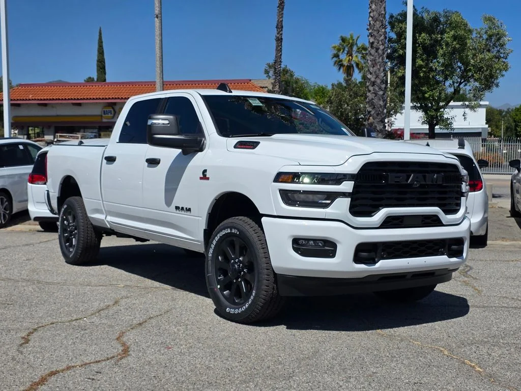 Bright White Clear-Coat Exterior Paint 2026 RAM 2500 Big Horn Crew Cab 4WD Pickup Truck Four-Wheel Drive