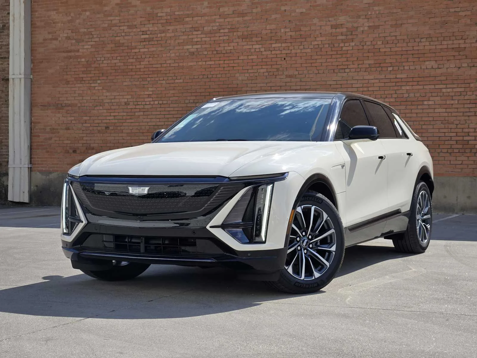 New 2027 Cashmere Cadillac Sport image 1