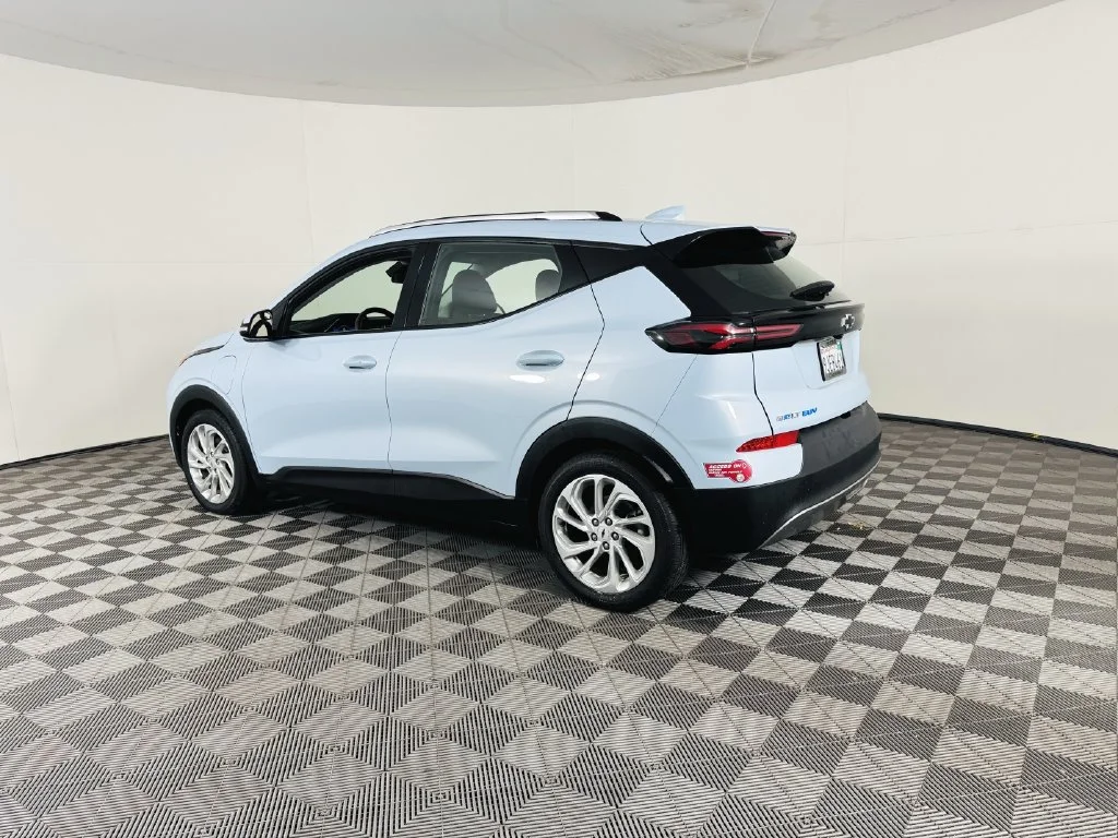 Used 2023 Blue Chevrolet LT image 22