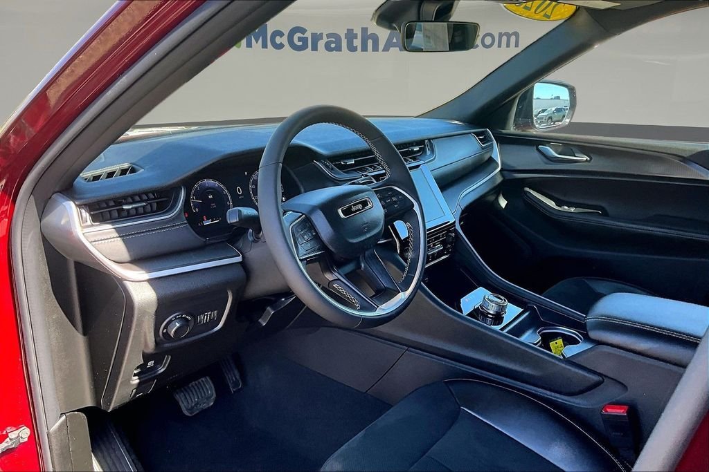 Used 2025 Red Jeep Altitude image 20