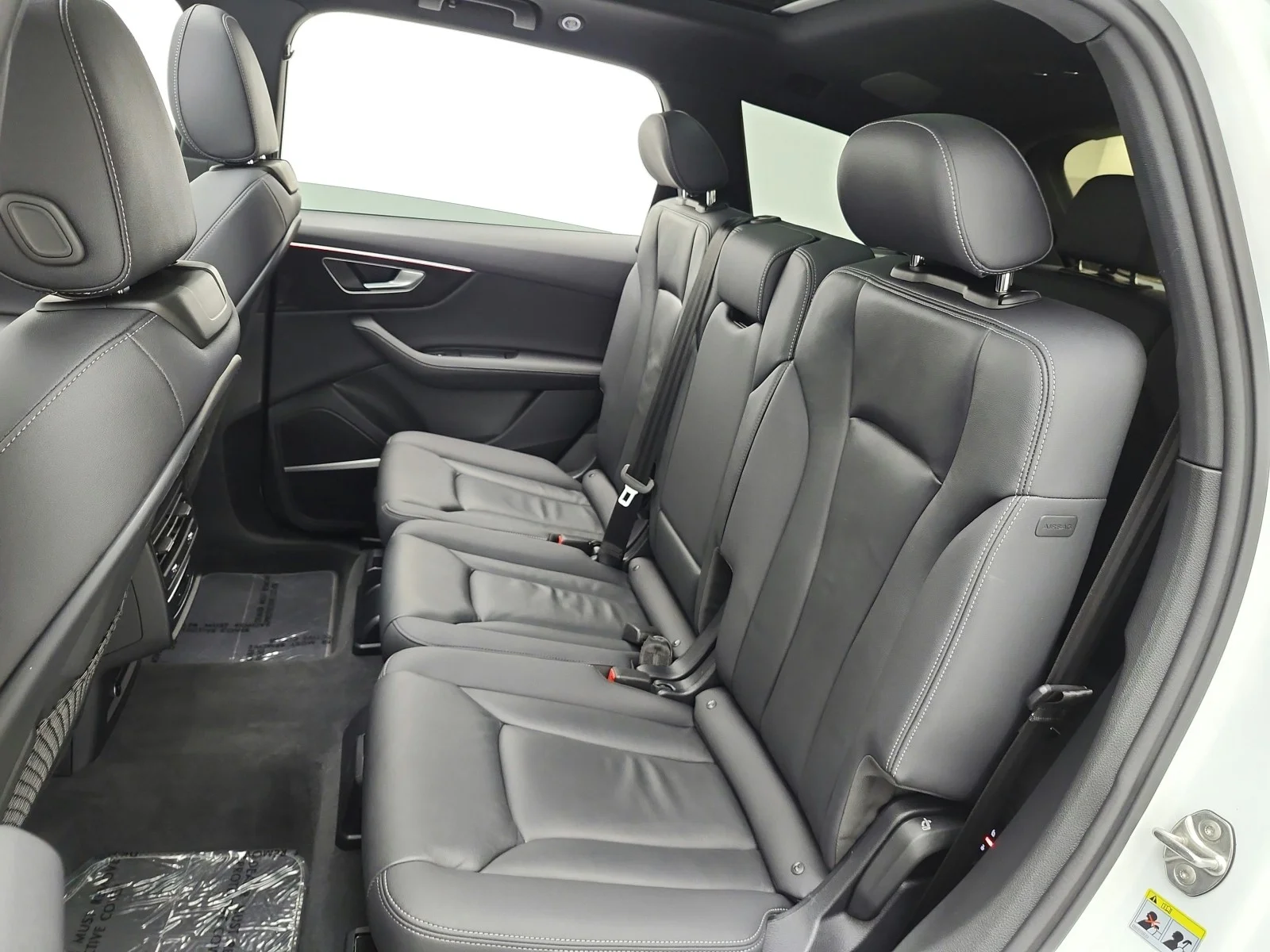 Used 2025 Carrara White Audi Premium Plus 55 TFSI quattro image 24