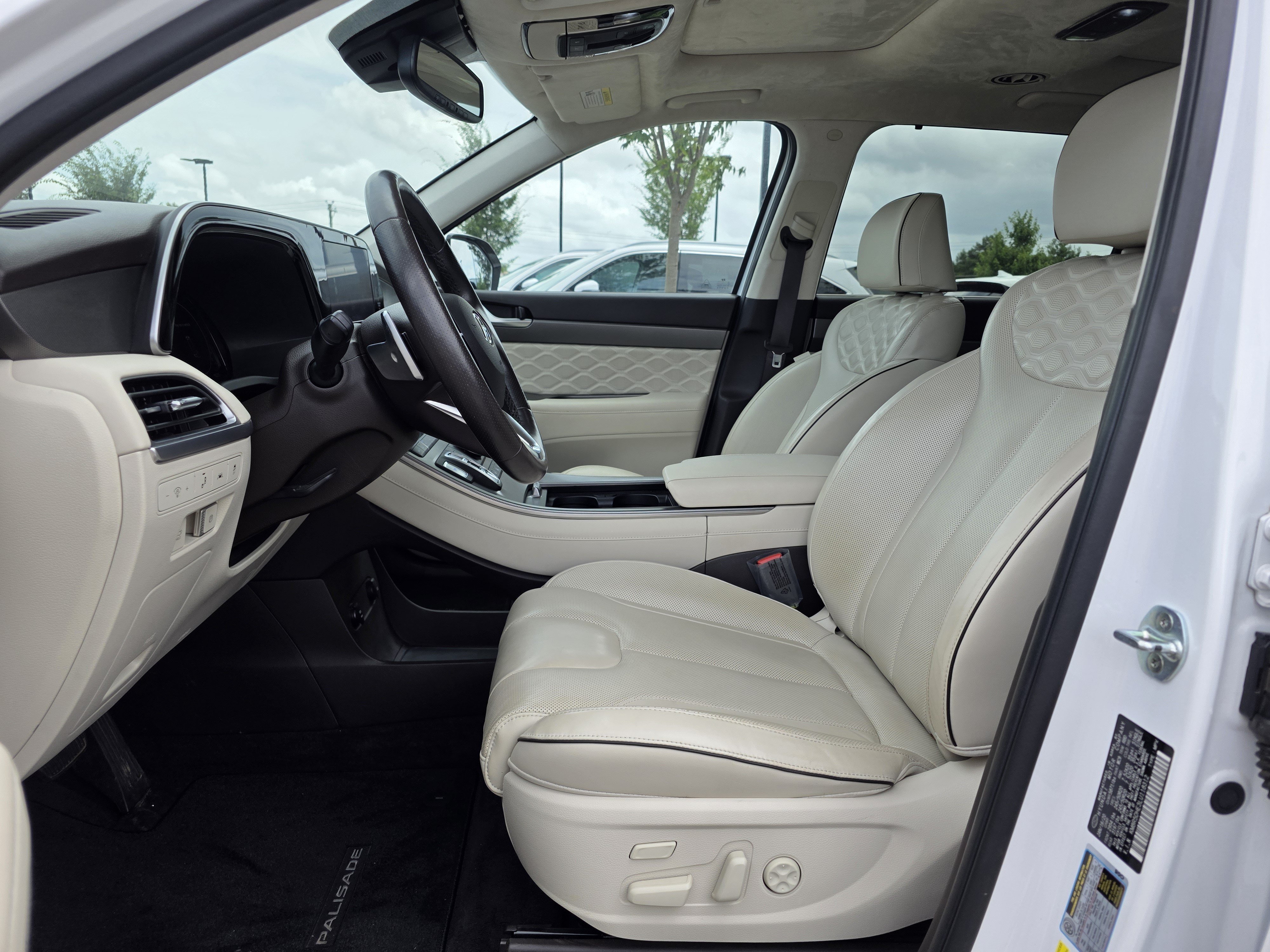 Used 2020 Hyper White Hyundai Limited image 12