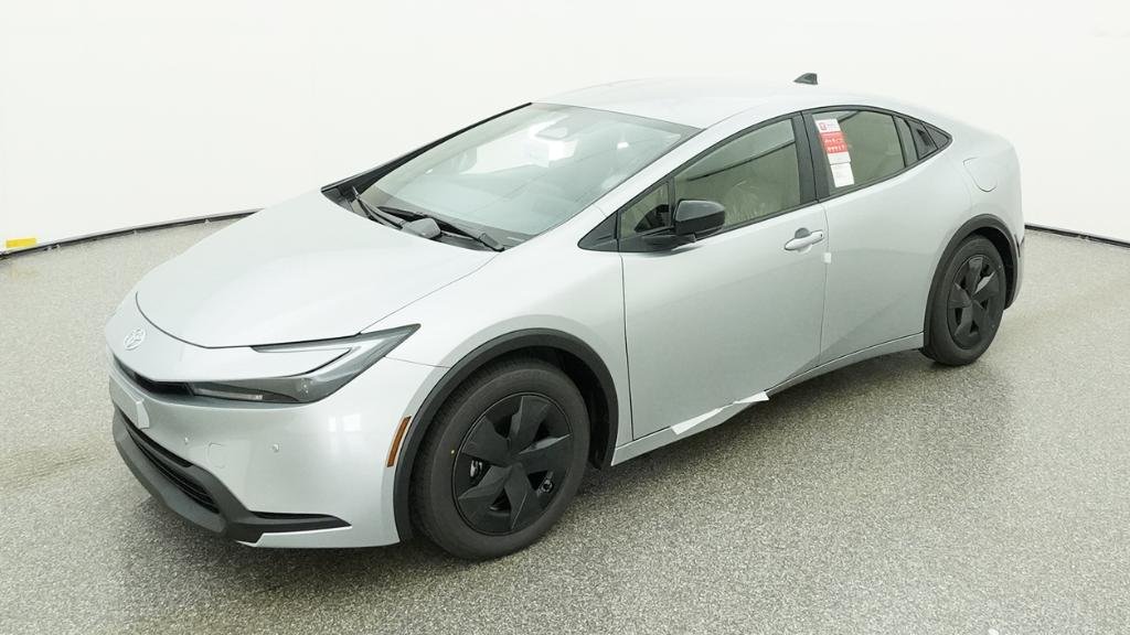 2026 Toyota Prius LE FWD's photo