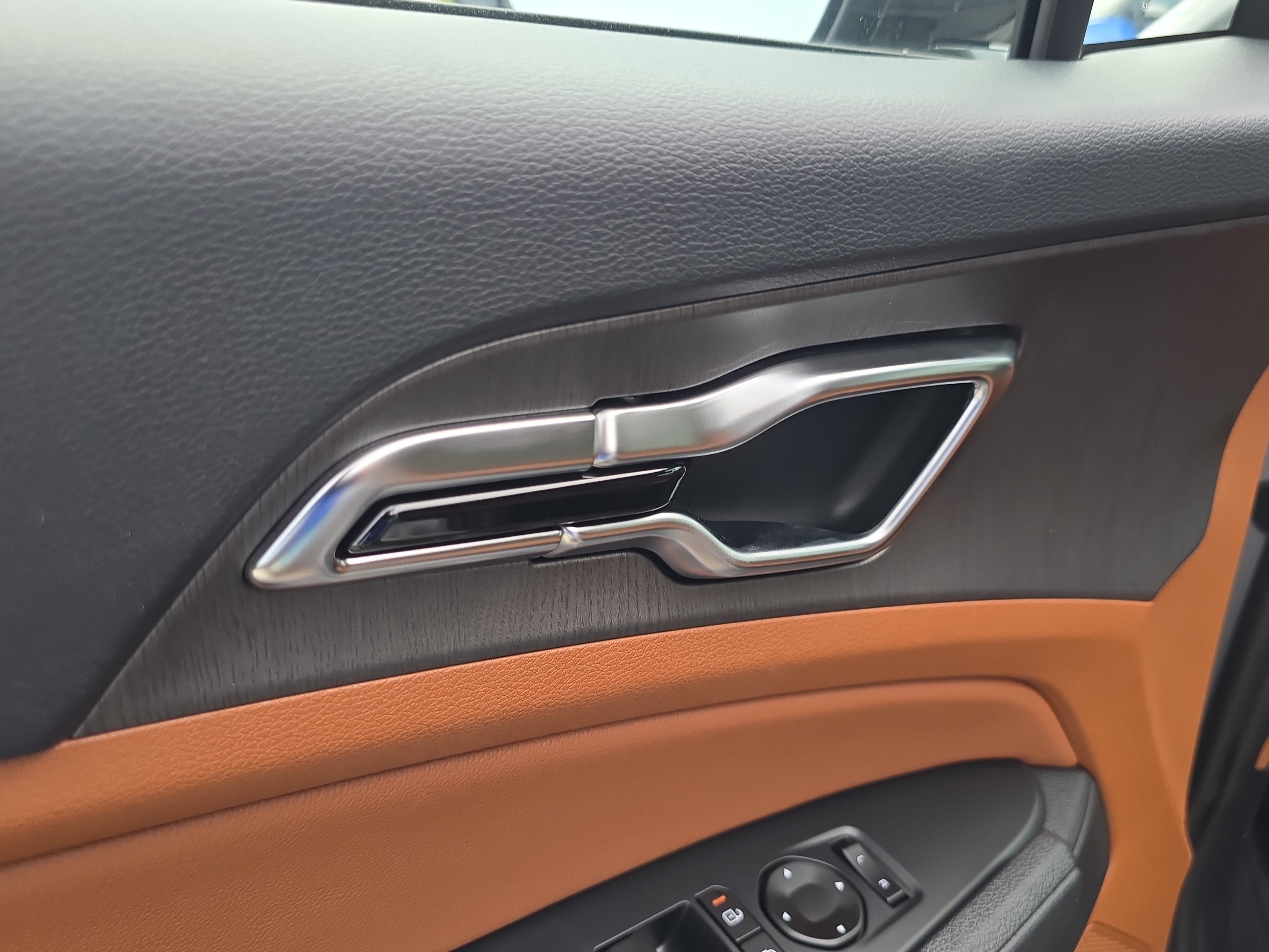 New 2027 Wolf Gray Kia X-Line image 19