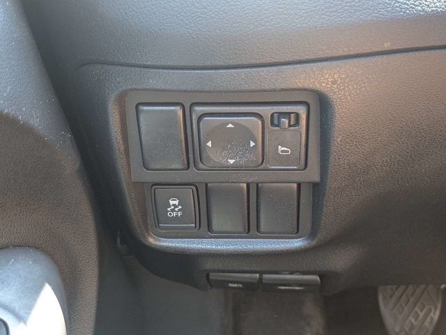 Used 2011 White Nissan SV image 23